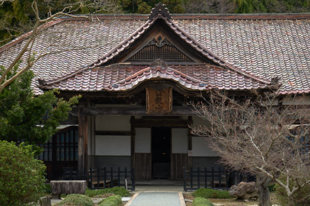 1_jissho_in_temple.jpg