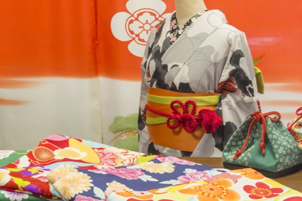 1_taniguchi_kimono.jpg
