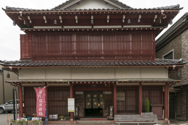 3_hanayakata.jpg