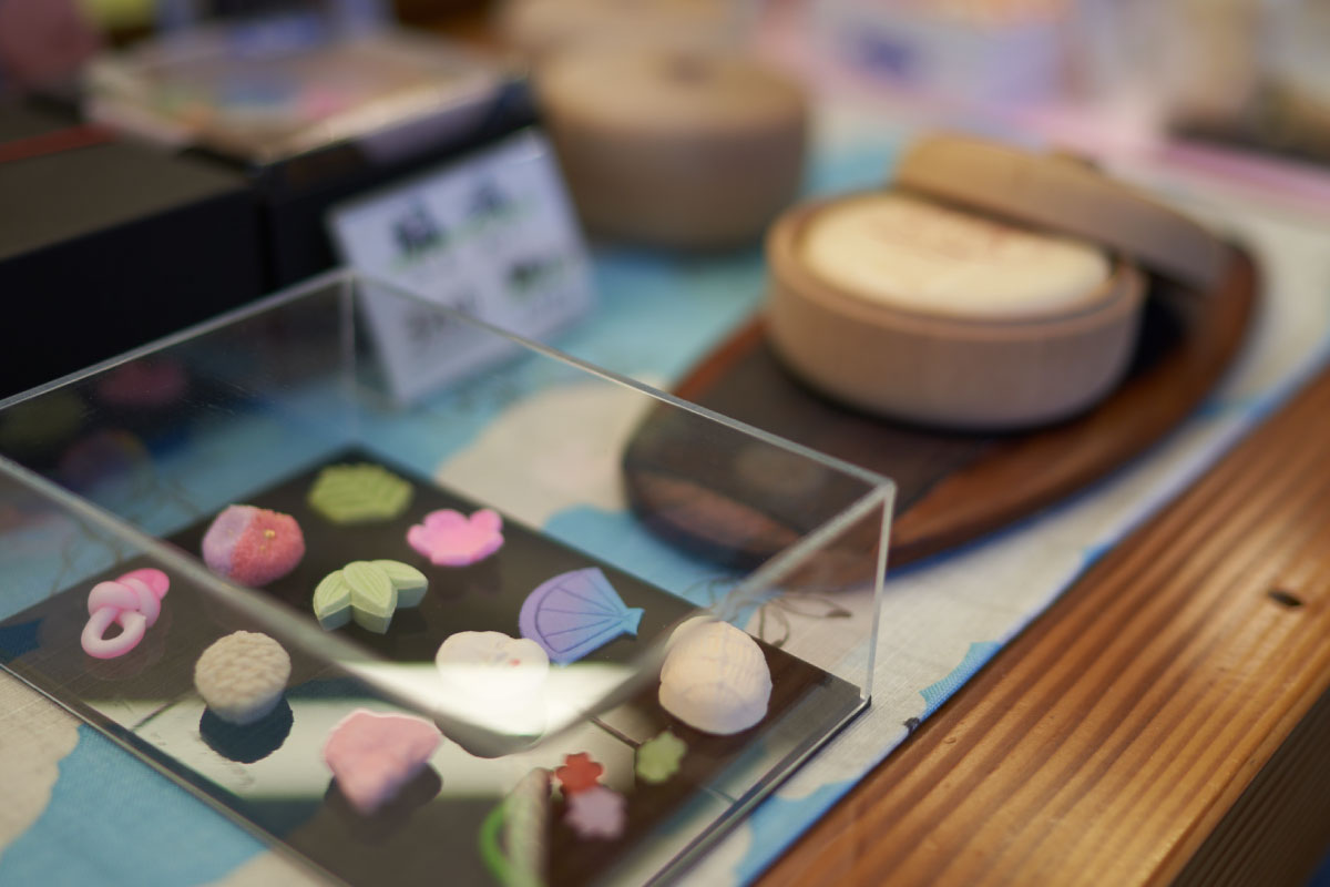 A display of the confectionery store Sankaido.