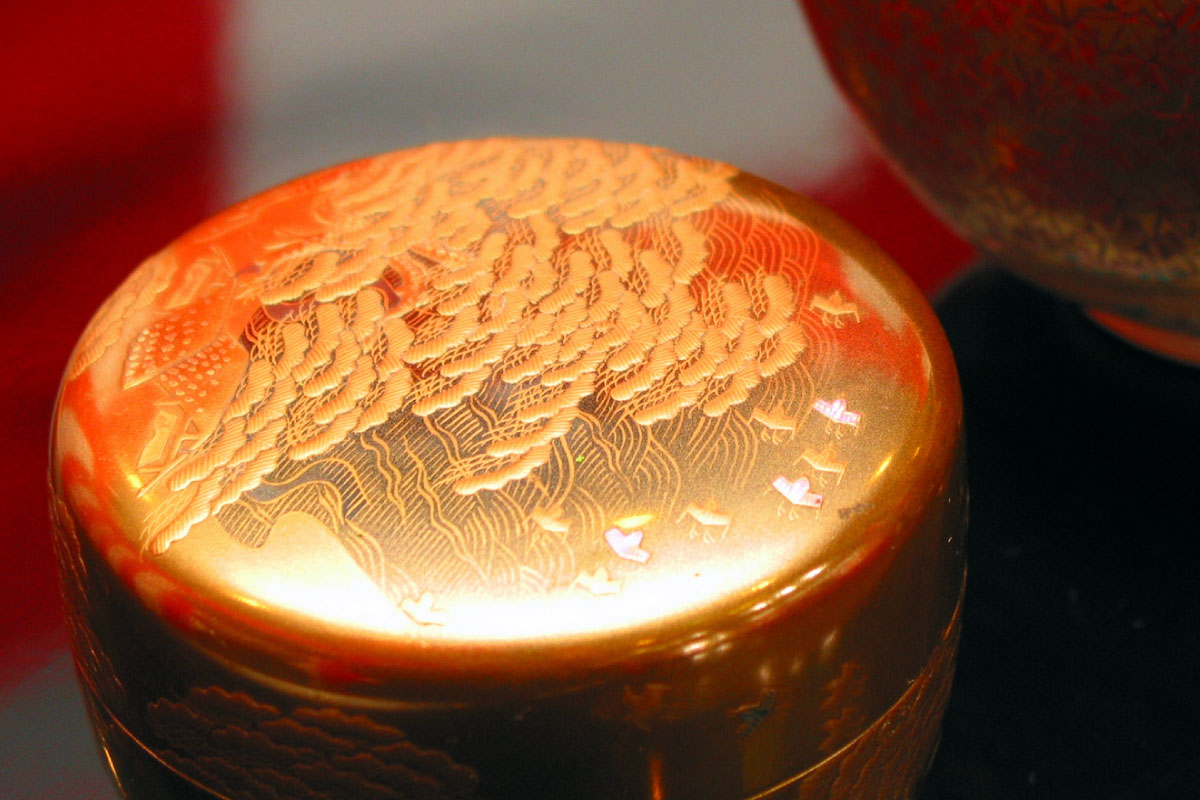 Natsume, a beautiful tea container