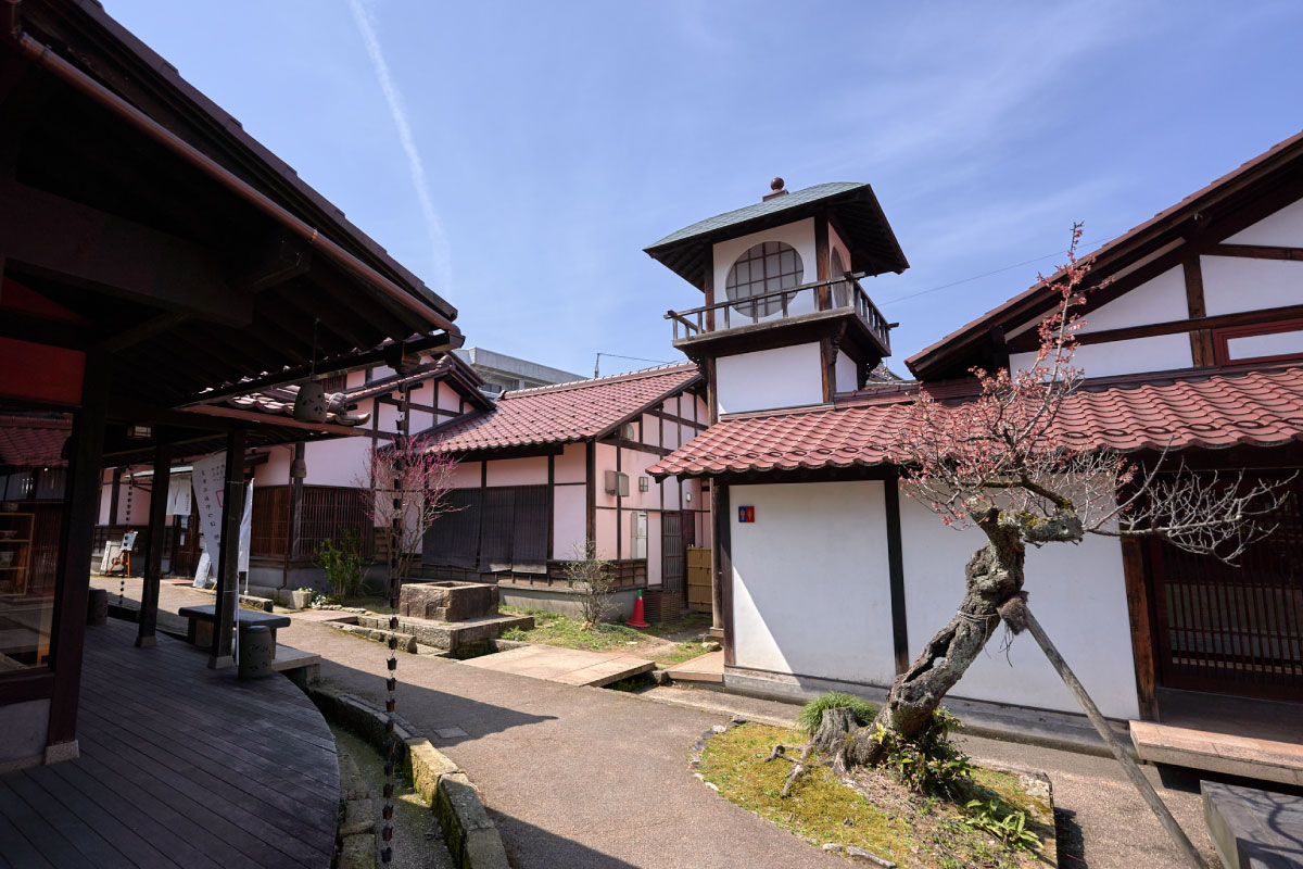 A picturesque street at Hazuchio-Gakudo