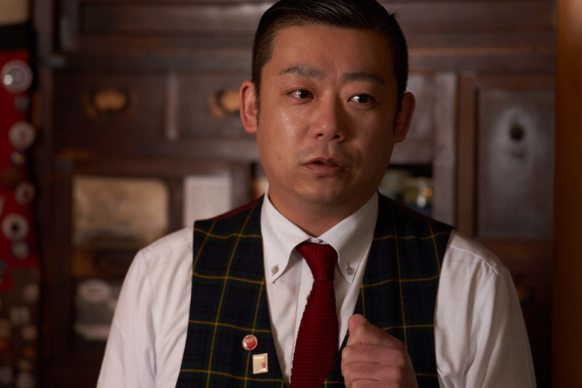 In addition to the taste of sake, he has in-depth knowledge of the ingredients of each brand.