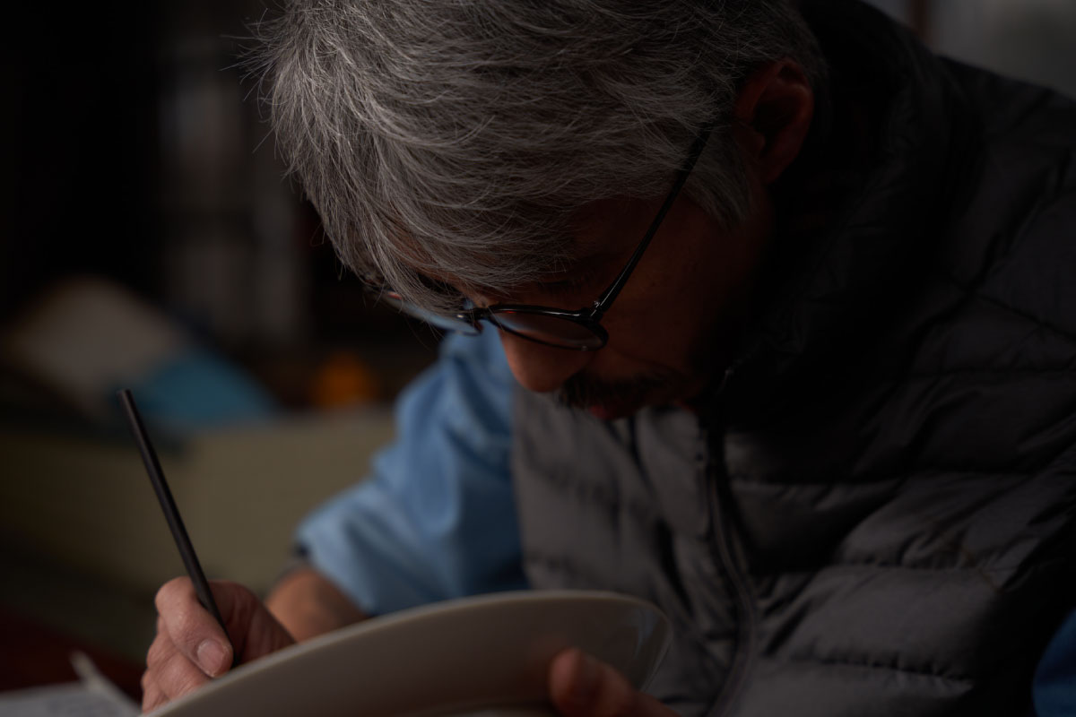 He returned to his native region and started working in 2002.