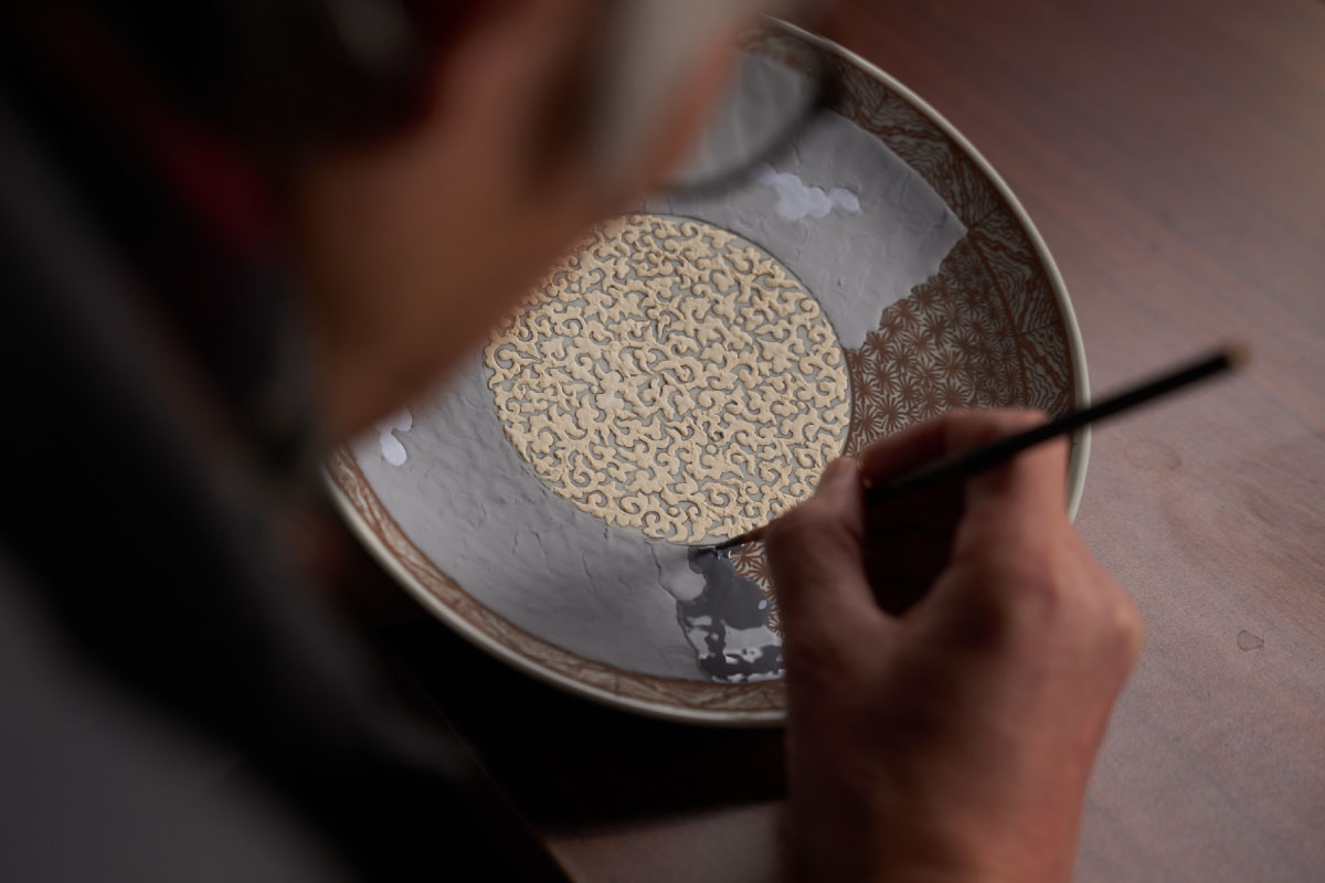 Kutani-yaki, their form of the object is in itself artistic.