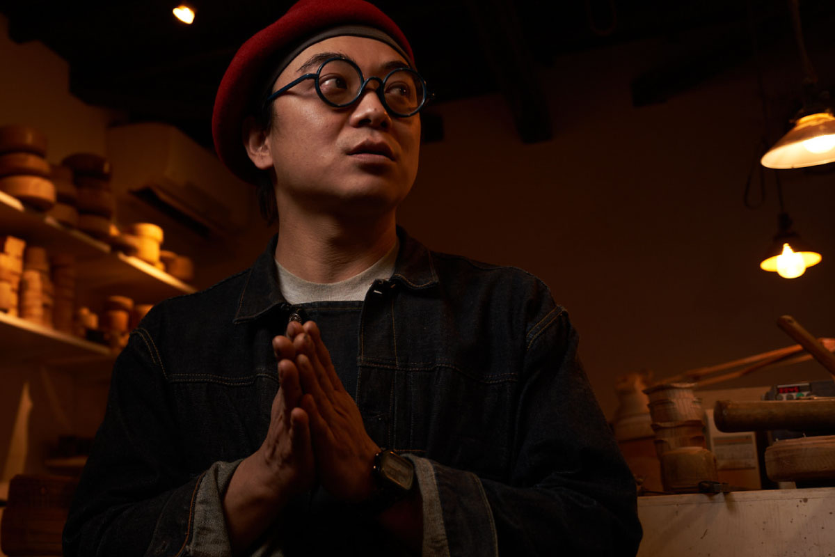 Mr. Sato talking about his work at the interview