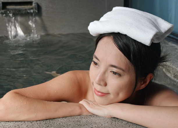 3_enjoy_onsen.jpg
